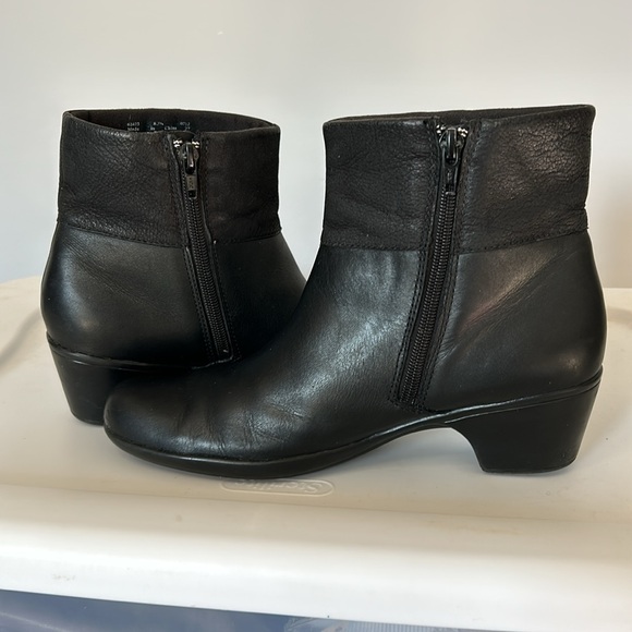 Clark’s Ankle Boots sz 8.5N (narrow) - Picture 6 of 11